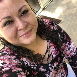 Meet your Posher, Iris